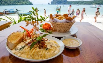 Phi Phi Harbour View Hotel-Sha Extra Plus