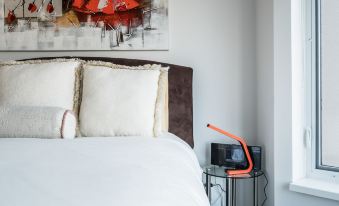 QuickStay - Luxury Executive in Yorkville (Yonge & Bloor)