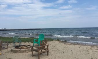 Waters Edge Motel - Housity