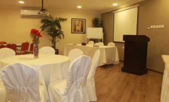 Al Diyafa Hotel