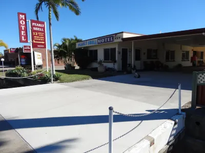 Shell Motel (Pearly Shell Motel) Hotels near Dog-off-leash Beach