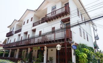 Sri Chiangkhan Hotel