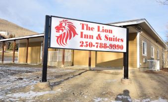 The Lion Inn & Suites