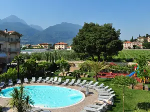 4 Limoni Apartment Resort