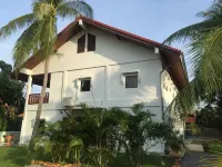 Lyndale Lodge