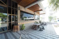 Pachara Hotel and Restaurant Hoteles en Bang Pla Ma