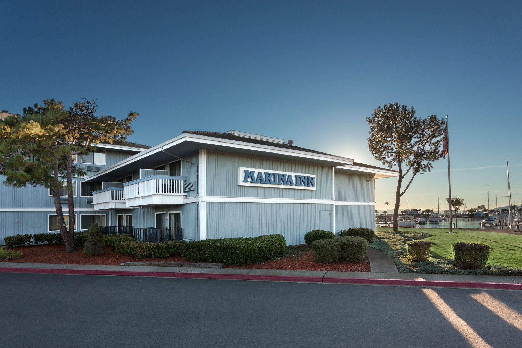 The Marina Inn on San Francisco Bay