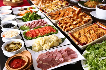 Super Candle Hotel Отели рядом с достопримечательностью «Hanoi Open University»