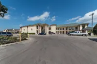 Lone Star Inn and Suites Victoria