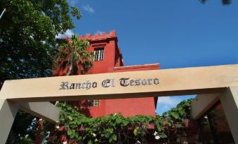 Hotel Rancho El Tesoro