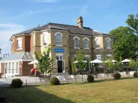 Gatwick Cambridge Hotel - 4-Star