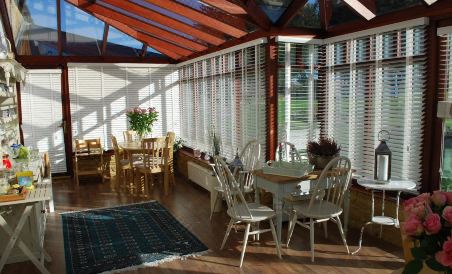 Stoneleigh Barn Bed and Breakfast - Housity