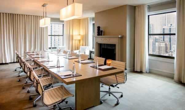 앰배서더 시카고