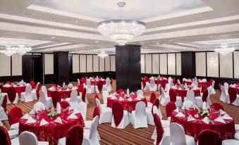 Mövenpick Grand Al Bustan Dubai