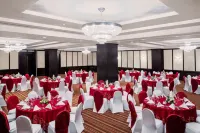 Mövenpick Grand Al Bustan Dubai