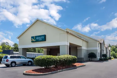 Quality Inn Warsaw Near Rappahannock River Отели в г. Таппаханнок