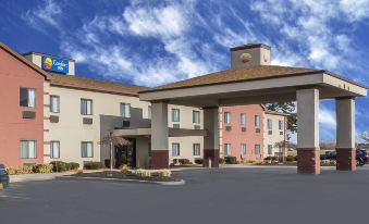 FairBridge Inn & Suites Batavia-Darien Amusement Park