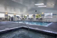 La Quinta Inn & Suites by Wyndham Grants Pass - Hot Tub