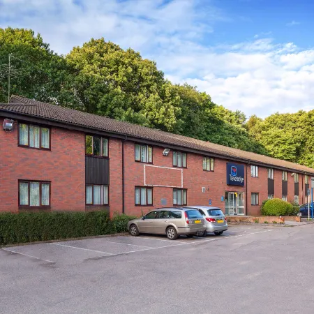 Travelodge Medway M2 Отели рядом с достопримечательностью «Стадион «Пристфилд»»
