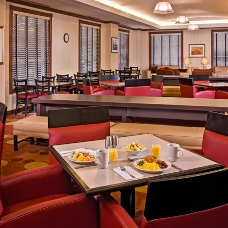 Residence Inn Alexandria Old Town/Duke Street Отели рядом с достопримечательностью «Набережная Старого города»