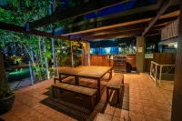 Paradise on the Beach Resort Hotels in Clifton Beach