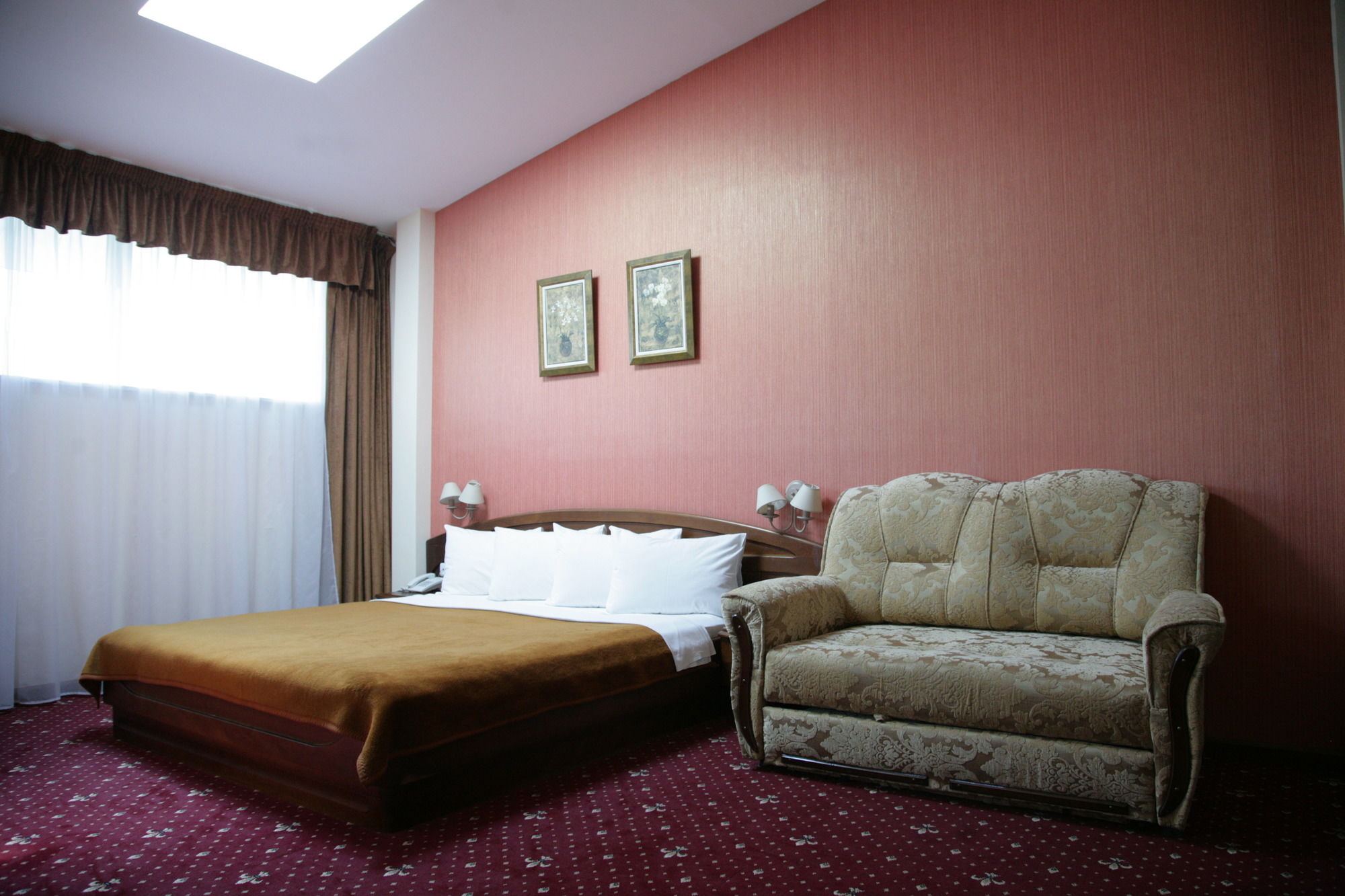 Ararat Hotel