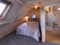 White Horse & Griffin Hotels near The Staircase Cafe