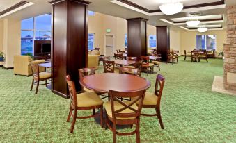 Holiday Inn Express & Suites Ontario