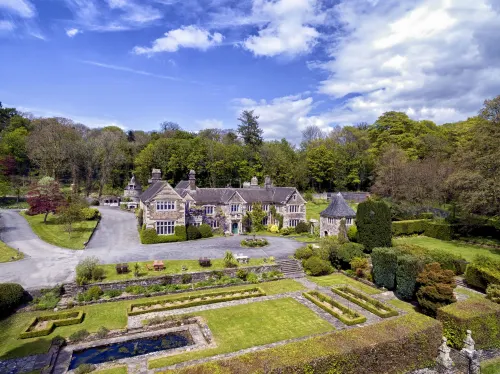 Lewtrenchard Manor Hotels in Milton Abbot