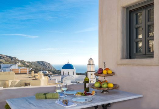 Kastro Mansion Hotel Overview