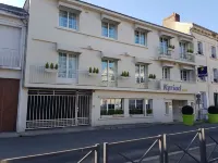 Kyriad Saumur Hyper Centre - Hôtel, Appartements, Séminaires & SPA (Sothys Paris) Hôtels à : Saint-Hilaire-Saint-Florent
