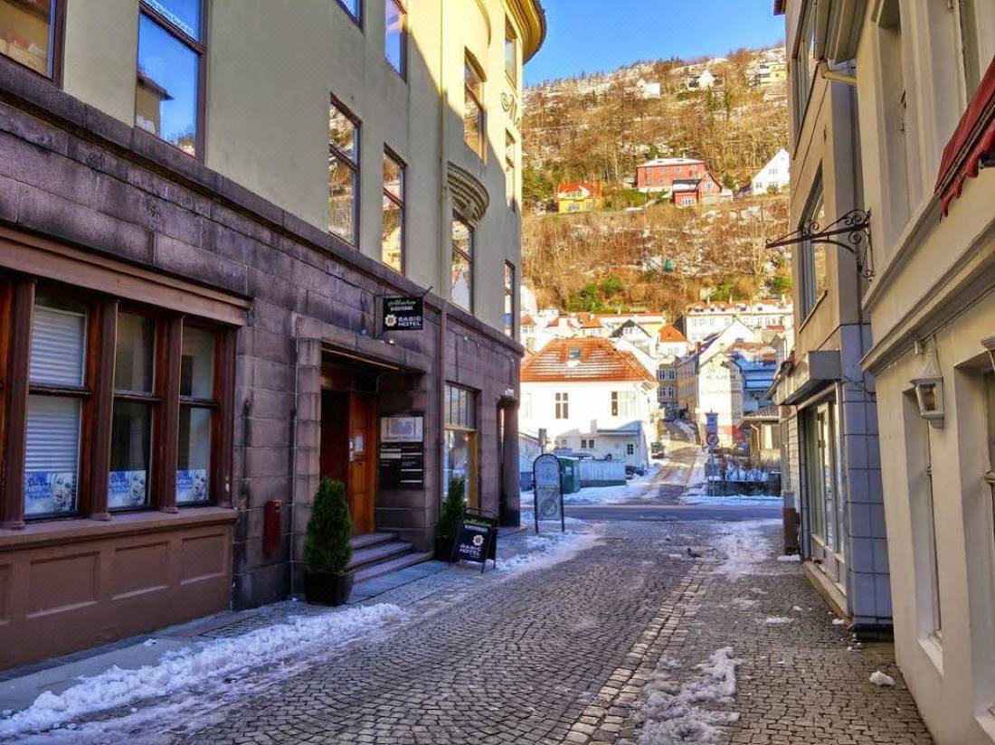 Marken Guesthouse Bergen-Bergen Updated 2022 Room Price-Reviews & Deals |  Trip.com