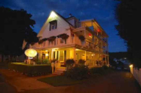 Harborage Inn on the Oceanfront Hotels in Boothbay Harbor