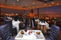 Hotel Fundador by Robles