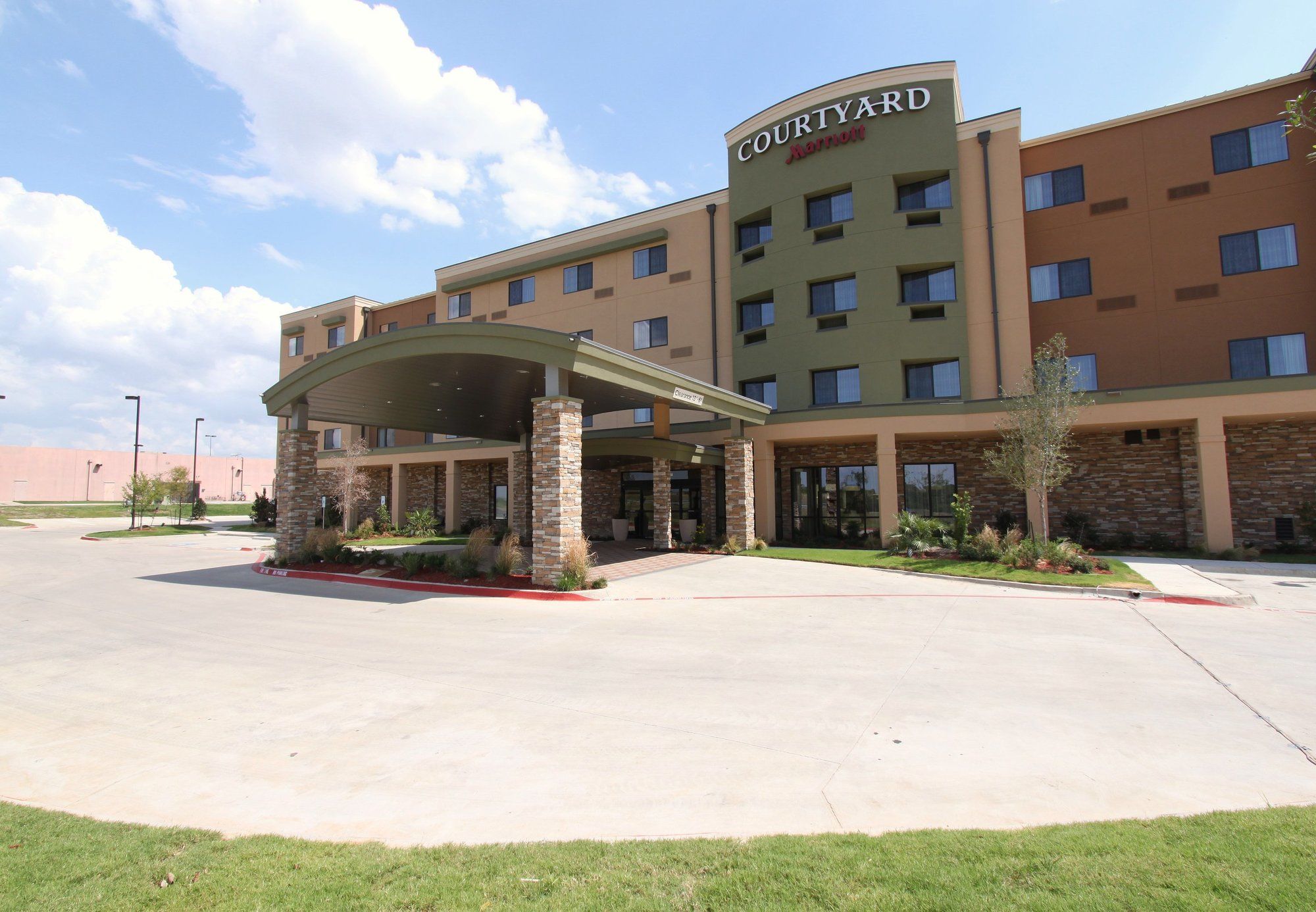 Courtyard Fort Worth West at Cityview