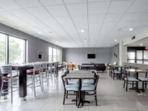 Quality Inn Holly Springs South Hotels in Holly Springs