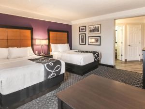 La Quinta Inn & Suites by Wyndham Orlando Airport North