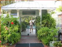 Alexander Palms Court