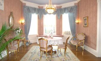 Alexander Mansion Bed & Breakfast