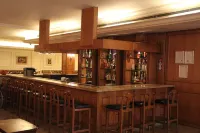Hotel Napoleon Beirut - ที่มีบาร์