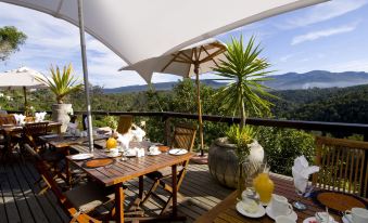 Hog Hollow Country Lodge