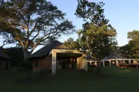 Lilayi Lodge Hotels near Kalimba Reptile Park