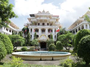 Champasak Palace Hotel