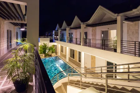 Winds Boutique Hotel Отели рядом с достопримечательностью «Building 2122 Post Headquarters»