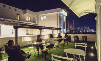 Mido Hostel