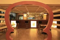 Lotos Inn & Suites, Nairobi - ที่มีบาร์