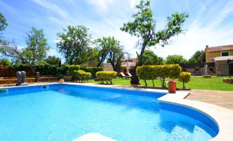 Villa Sculptor's House, Pool, Garden Close to Alcudia Beach