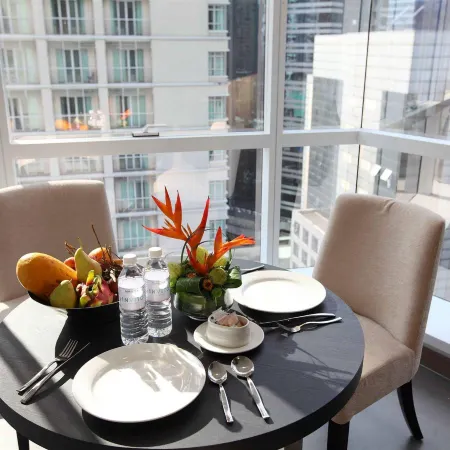 Ramada Suites by Wyndham Kuala Lumpur City Centre Отели рядом с достопримечательностью «Улица Джалан-Алор»