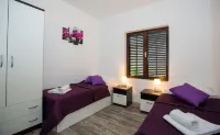 Apartments Villa Roza Hotels in Rožat