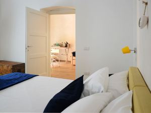 Suite Home Trani Old Town